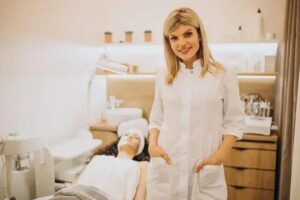 Engajando clientes através de vídeos promocionais em estética